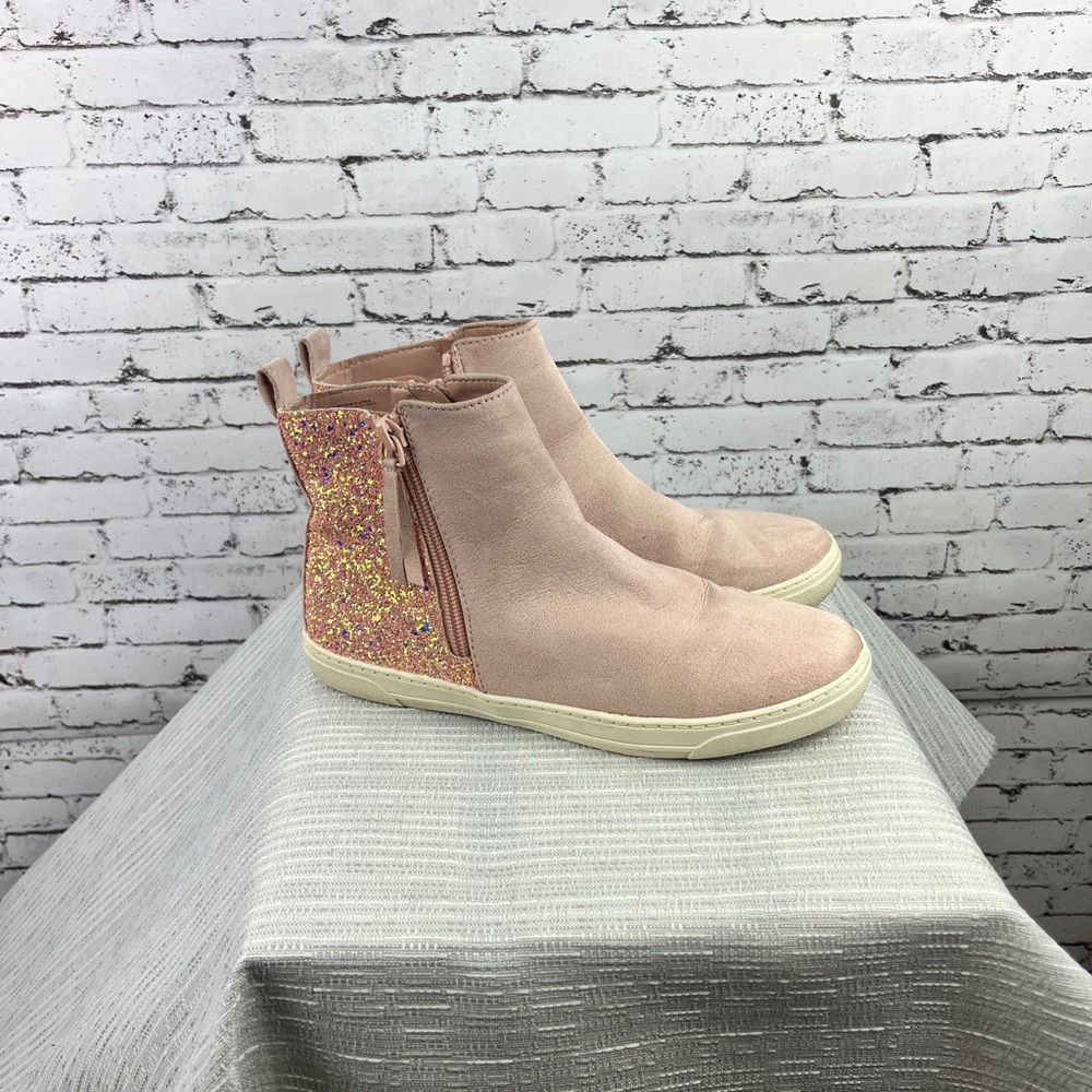 Justice Pink Boots for girls, glitter shine on back of the heels, size 5